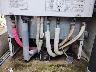 滋賀県でエコキュートの配管から漏水した場合は田中設備工業へご連絡ください